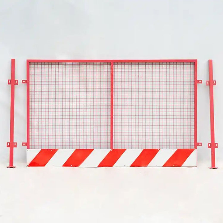 Rubber Base Race Track Safety Barrier Road Construction Barriers Parking Barricade Supplier